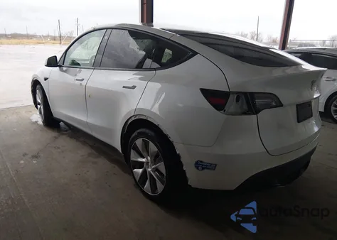 2021 Tesla Model Y Long Range Dual Motor All-Wheel Drive z USA, uszkodzony, nr VIN 5YJYGDEE4MF109871